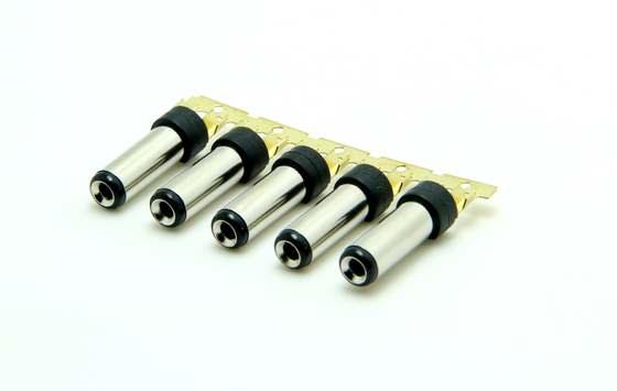 크림 배럴 타입 10A 12V 5.5 * 2.5mm 와이어 18 AWG - 26 AWG 남성 DC 전원 플러그 커넥터