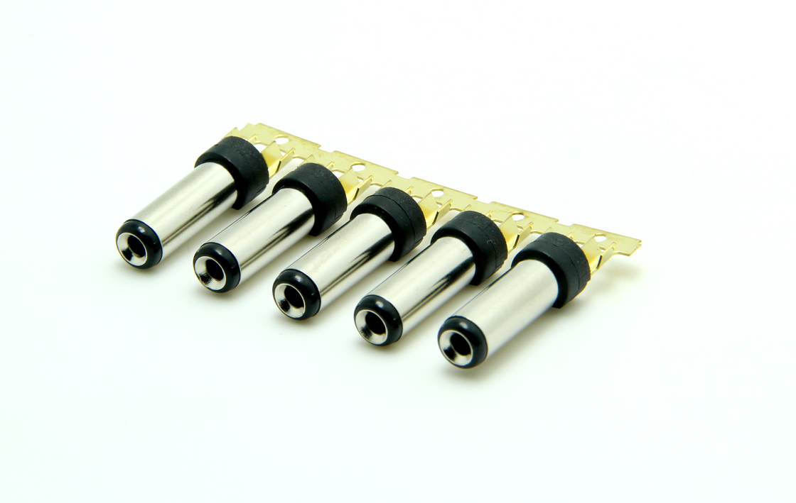 크림 배럴 타입 10A 12V 5.5 * 2.5mm 와이어 18 AWG - 26 AWG 남성 DC 전원 플러그 커넥터